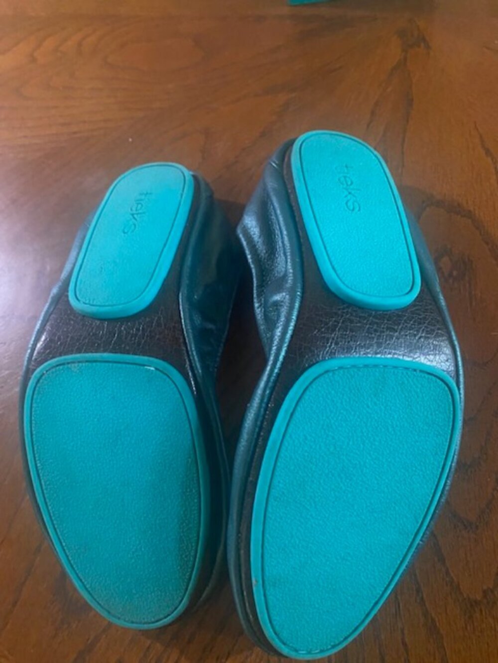 Limited Addition Tahitian Pearl Tieks size 9 with box and topper - Picture 7 of 7